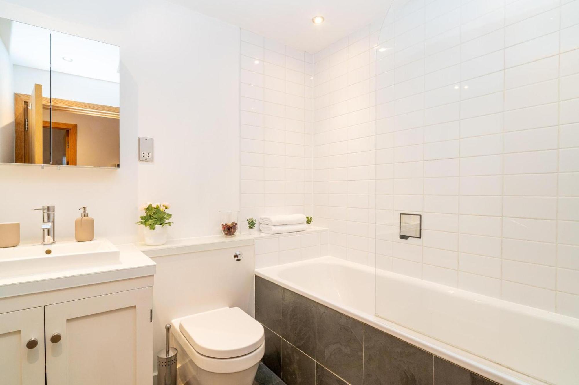 Apartment Cuthbert - Heart Of Covent Garden! London